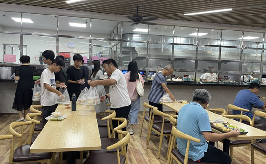 顛覆傳統(tǒng)丨數(shù)字化智慧食堂引領(lǐng)政企單位用餐革命