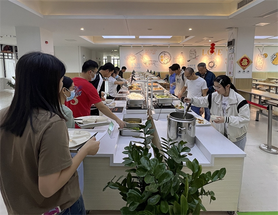 智慧食堂訂餐、備餐、用餐,一站式解決三餐問題